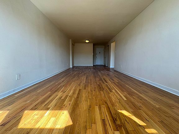 4th image of 13955 35th Ave #6J