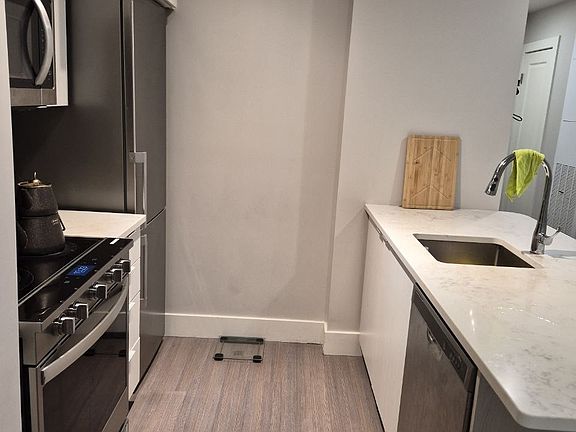 4th image of 3610 Dixie Rd #402