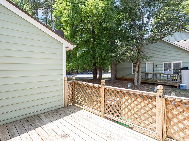 516 Caprice Ct — Photo 10