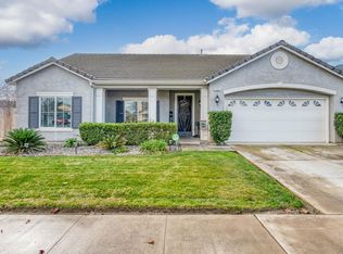 1747 W Rio Hondo Ct, Hanford, CA 93230