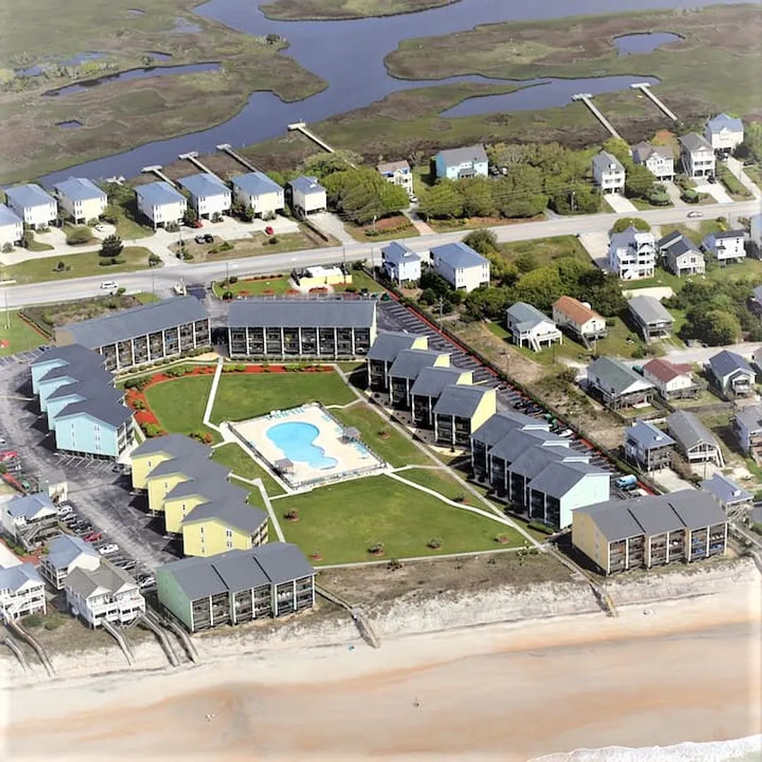 1 Bedroom Condo in Surf City! — Photo 1