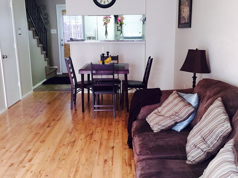 1st image of 645 Carriagehouse Ln APT 5