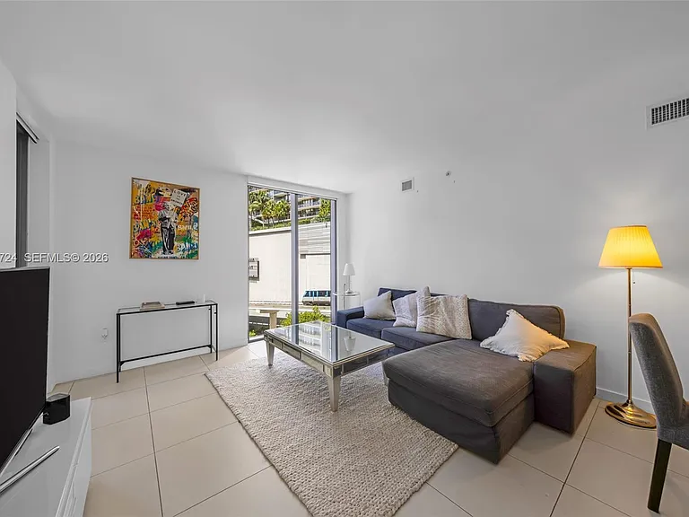 31 SE 6th St #907 — Photo 4
