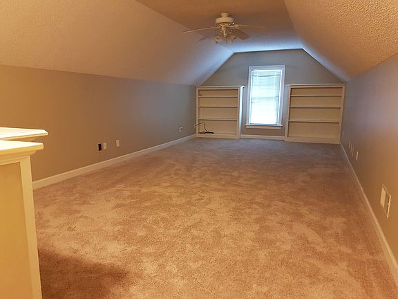 Room over w/ built-ins