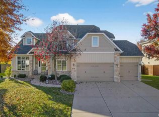 5316 Judge Rd, Bettendorf, IA 52722