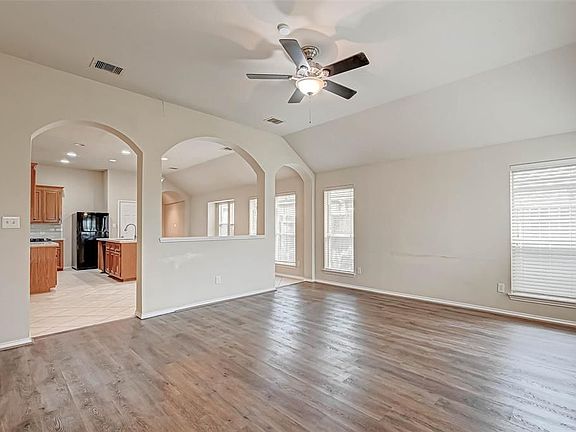 4th image of 2118 Thorn Berry Creek Ln