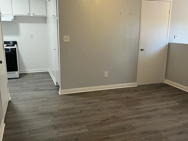 Studio- 512SF- Living Room