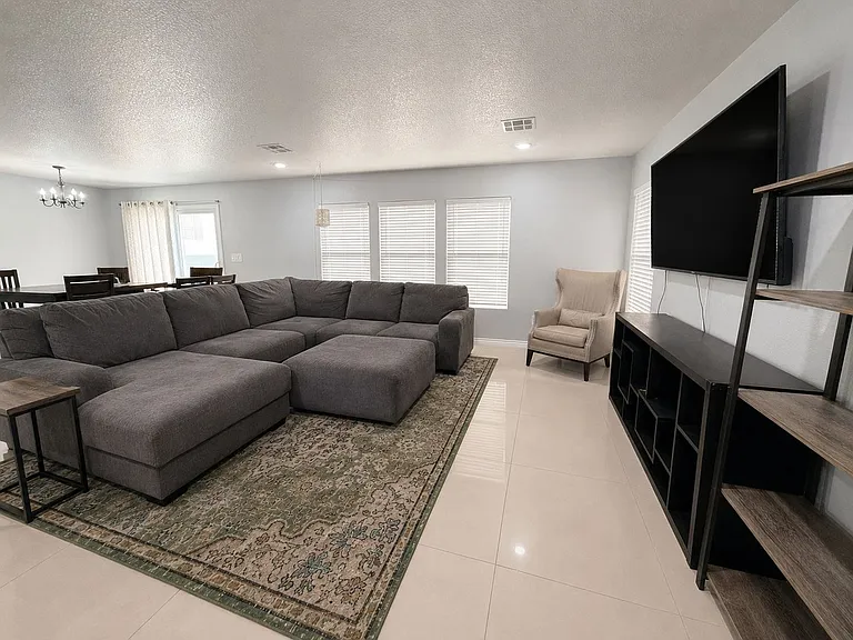 125 Copper Pine Ave — Photo 3