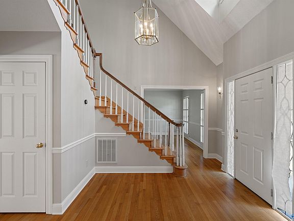 2nd image of 4022 Dotson Dr SE