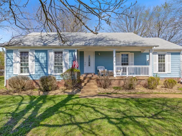956 Harpeth Bend Dr, Nashville, TN 37221