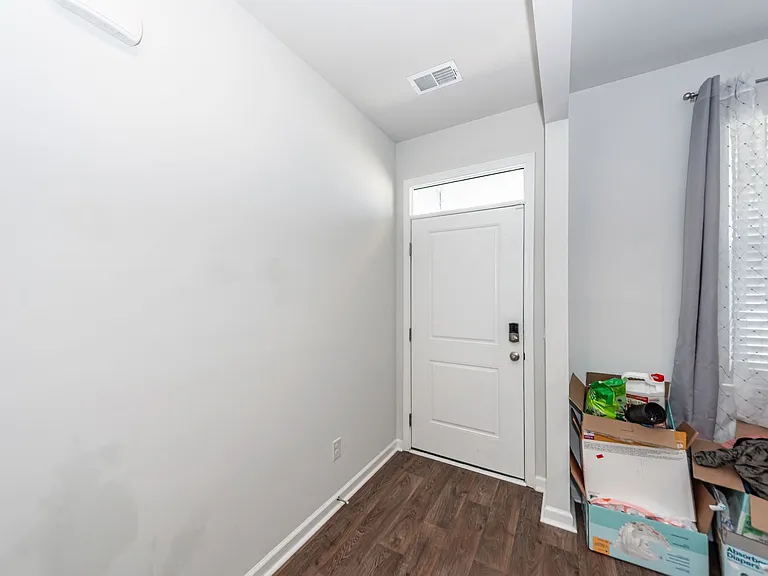 214 Wild Strawberry Ln — Photo 3