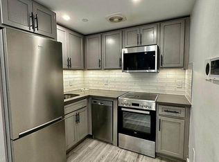 357 Adelphi St #1R, Brooklyn, NY 11238