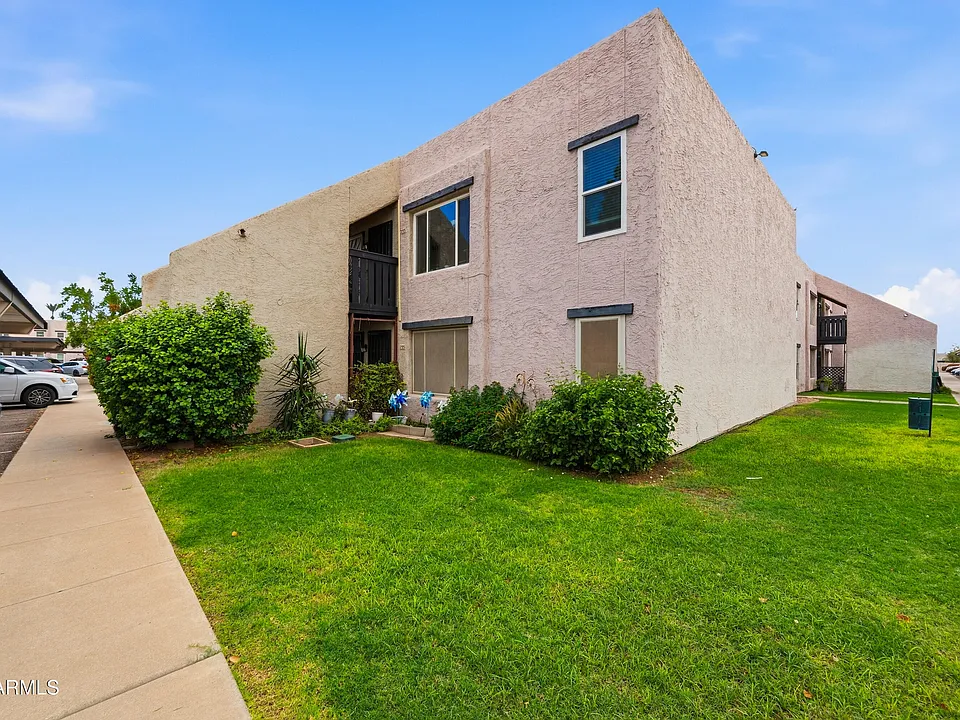 1927 E Hampton Ave #256