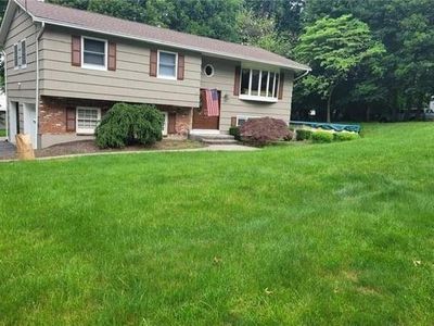 7 N Amundsen Lane, Airmont, NY, 10901