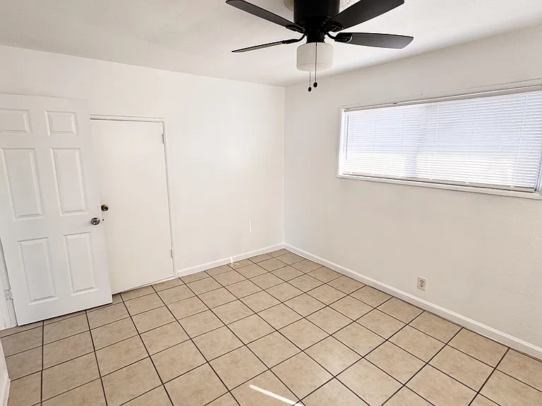 6323 Flora Ave #D — Photo 3
