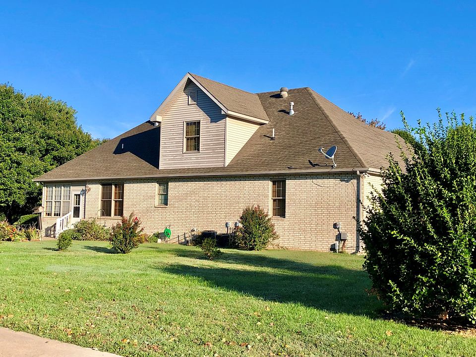 2nd image of 1503 Hemingway Dr