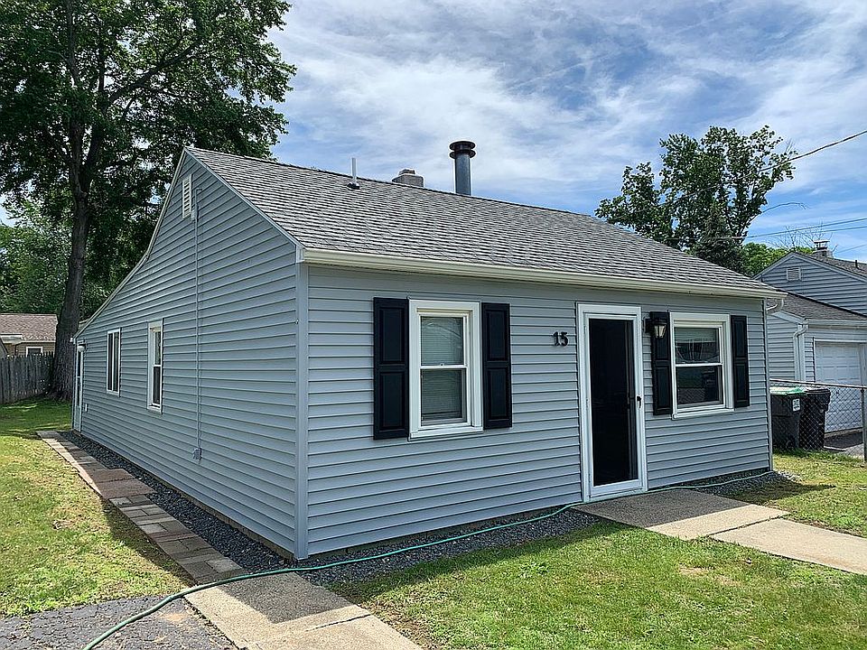 1st image of 15 Carol St