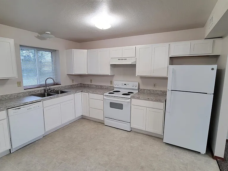 1832 Mount Ave — Photo 2