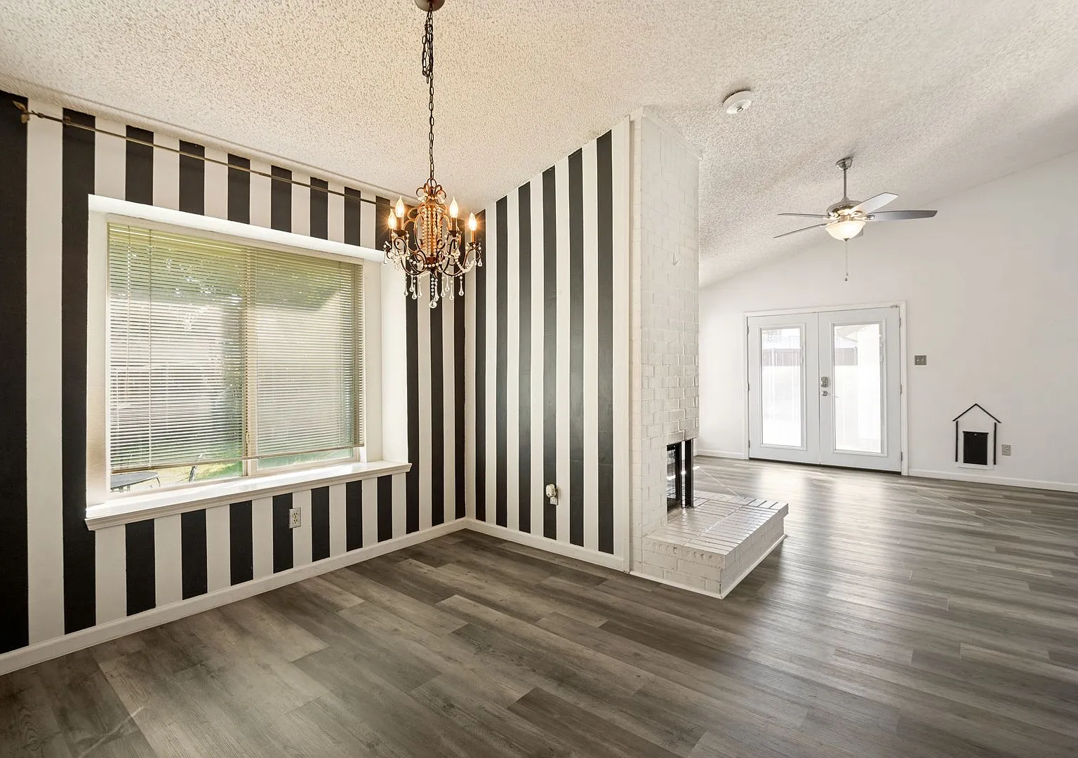Charming 2 Bed, 2 Bath Single-Story Home in Sherwood Place, Carrollton Move-In Ready and Availabl... — Photo 2