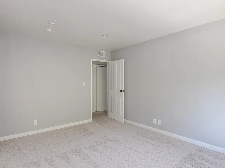 Parksquare Apartments — Photo 14