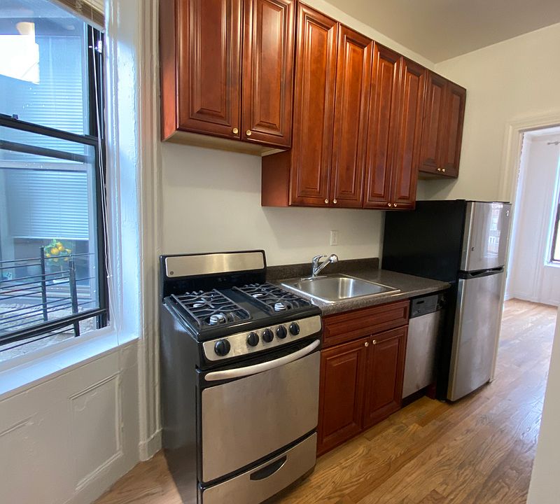 1st image of 221 E 32nd St APT 20