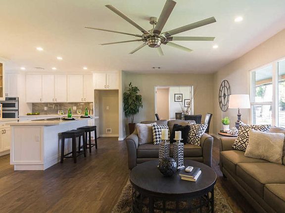 4th image of 2026 S El Camino Dr