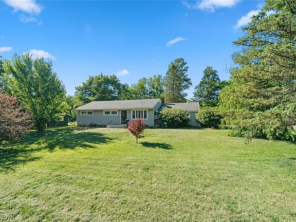 2nd image of 202 Grandview Dr