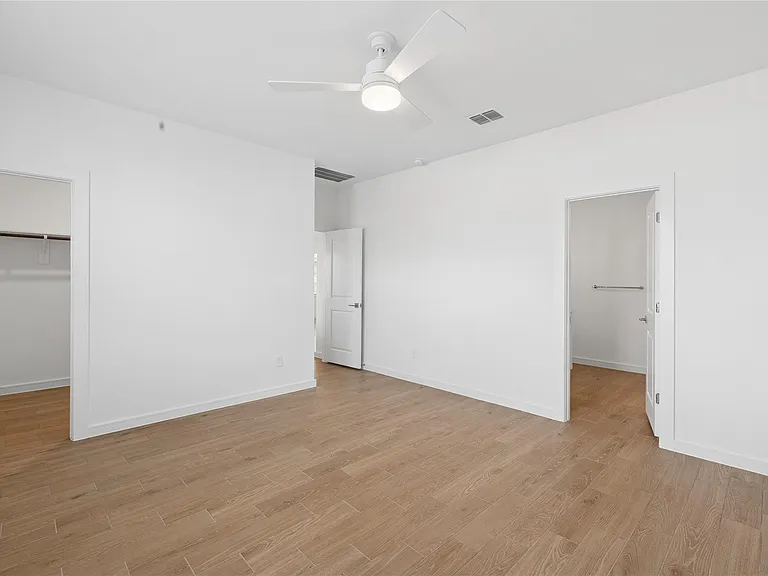 698 Daniels Lake Ln — Photo 16