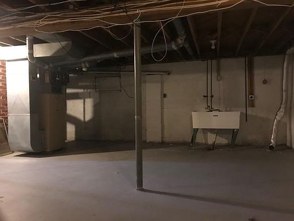4th image of 707 Thoreau Ave