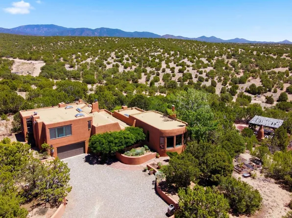 74 E Wildflower Dr, Santa Fe, NM 87506