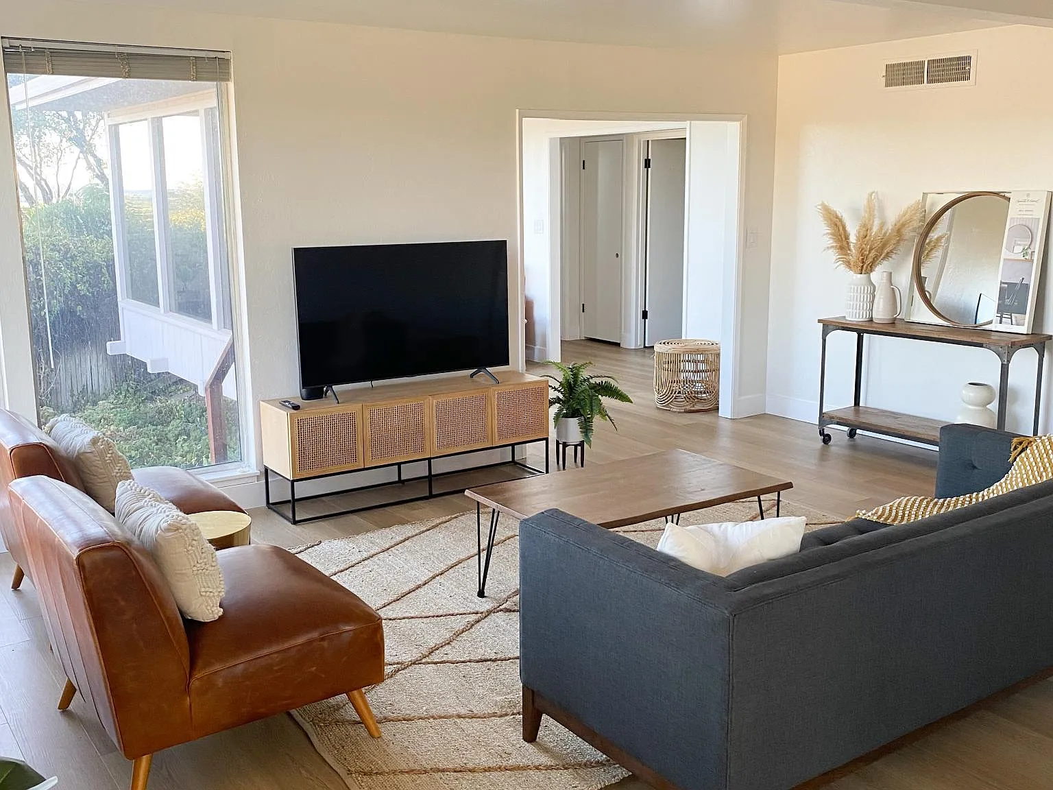 1515 Nancy Ct — Photo 3