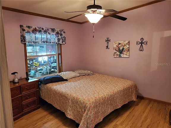 5th image of 170 Leisure World Dr N