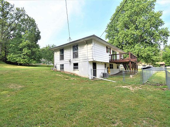 3rd image of 3012 Peach St