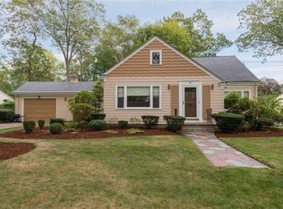 96 King Philip Rd, Pawtucket, RI 02861