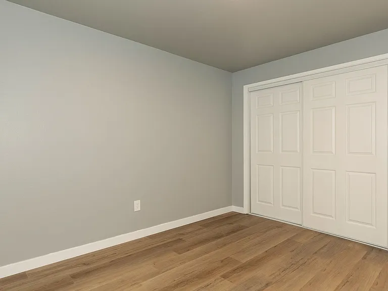 Eagle Court Apartments — Photo 12