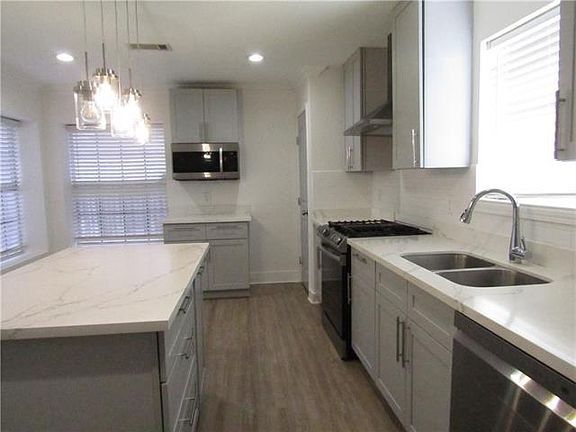 3rd image of 10 Ridgewood Dr