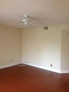 4th image of 880 NW 92nd Ave