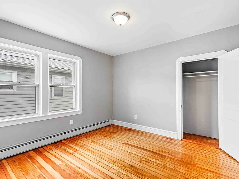100 Weetamoe St #1 — Photo 13