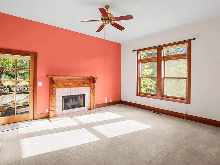 520 Glenview Dr — Photo 5