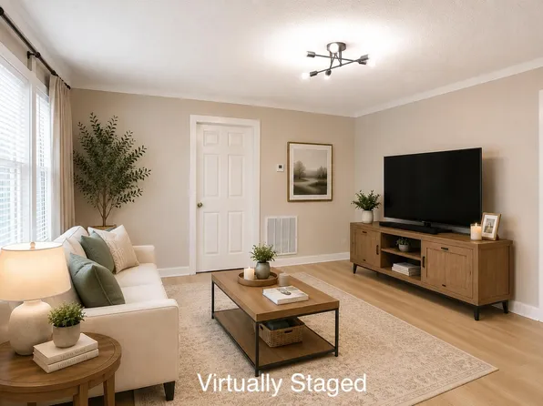 429 S Cross St, Youngsville, NC 27596