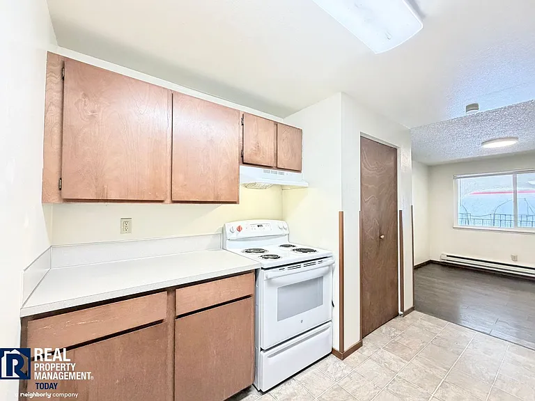 DB&D Realty LLC - 6115 — Photo 10