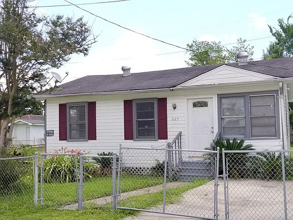 Make this lovely cottage your home!