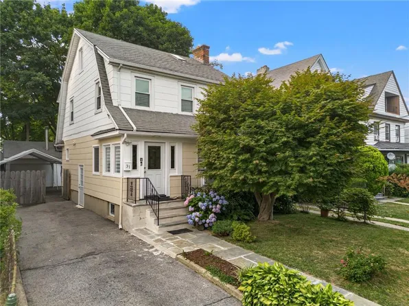 31 Colonial Place, New Rochelle, NY 10801