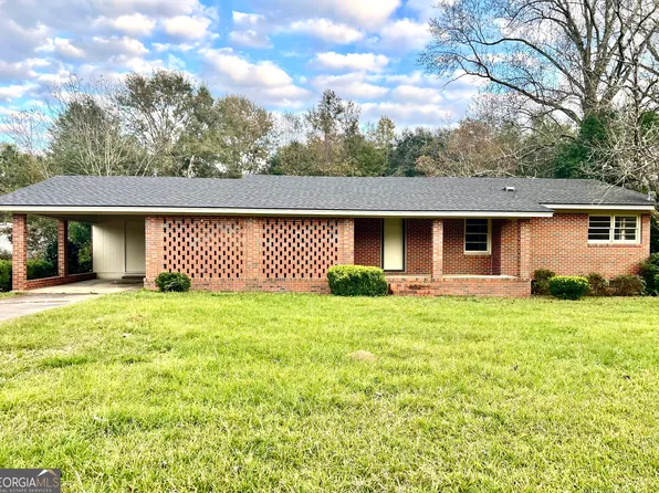 423 Lawndale Dr, Eastman, GA 31023