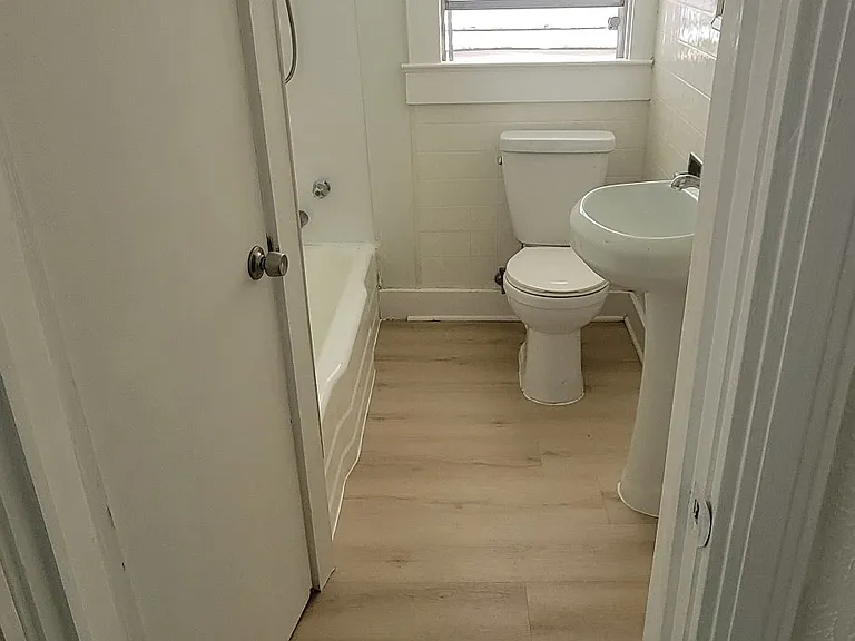 535 Maple Ave — Photo 9