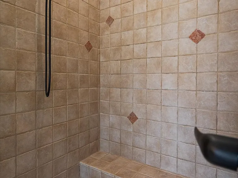 4926 N Valley Gln — Photo 30