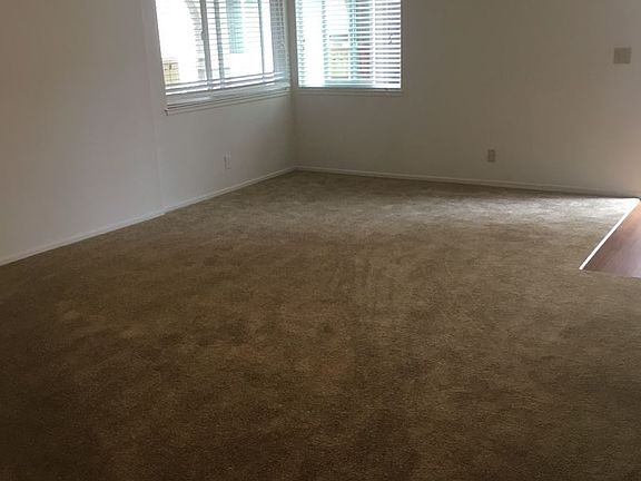 2nd image of 410 13th St APT B