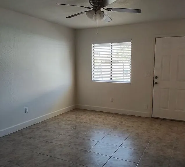 10418 N 13th Ave #2 — Photo 10