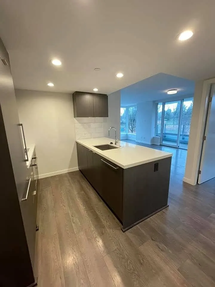 3 bed, 950 sqft, $3,700 — Photo 2