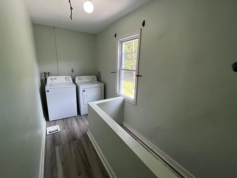 408 McDade Ln — Photo 18